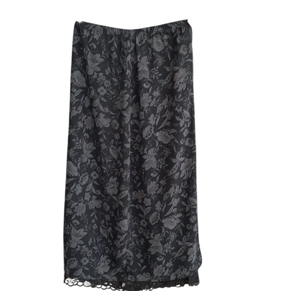 Water Colors Black Floral A-Line/ Maxi Double Layer Skirt Size Medium - Picture 2 of 7